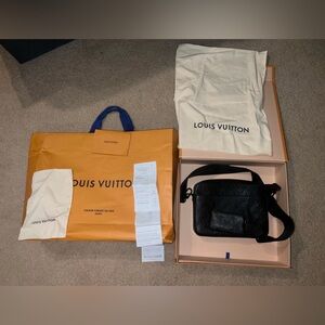 Louis Vuitton duo messenger authentic